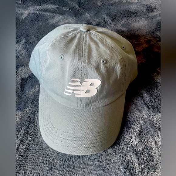 5 Hat Bundle - Picture 3 of 5